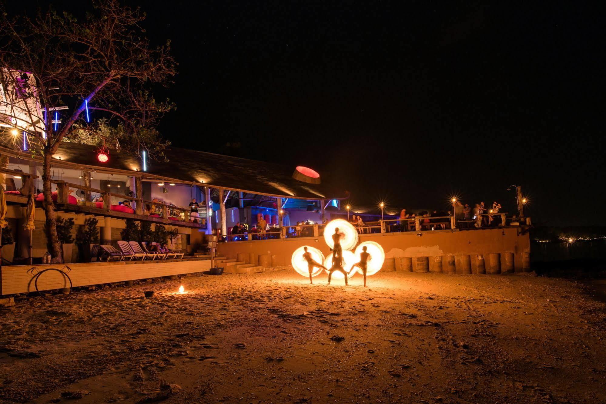 Bar And Bed Resort @ Samed Koh Samet Exterior photo